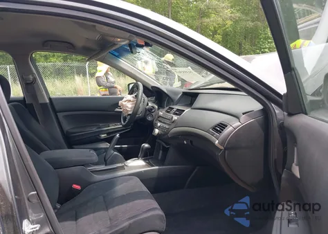 2011 Honda Accord 2.4 Lx z USA, uszkodzony, nr VIN 1HGCP2F33BA084528